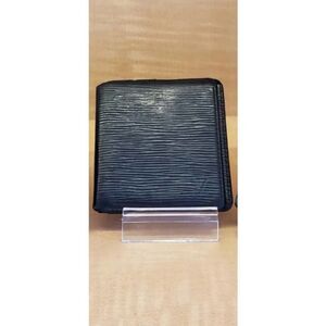 Authentic Louis Vuitton epi folding wallet. CA0095
